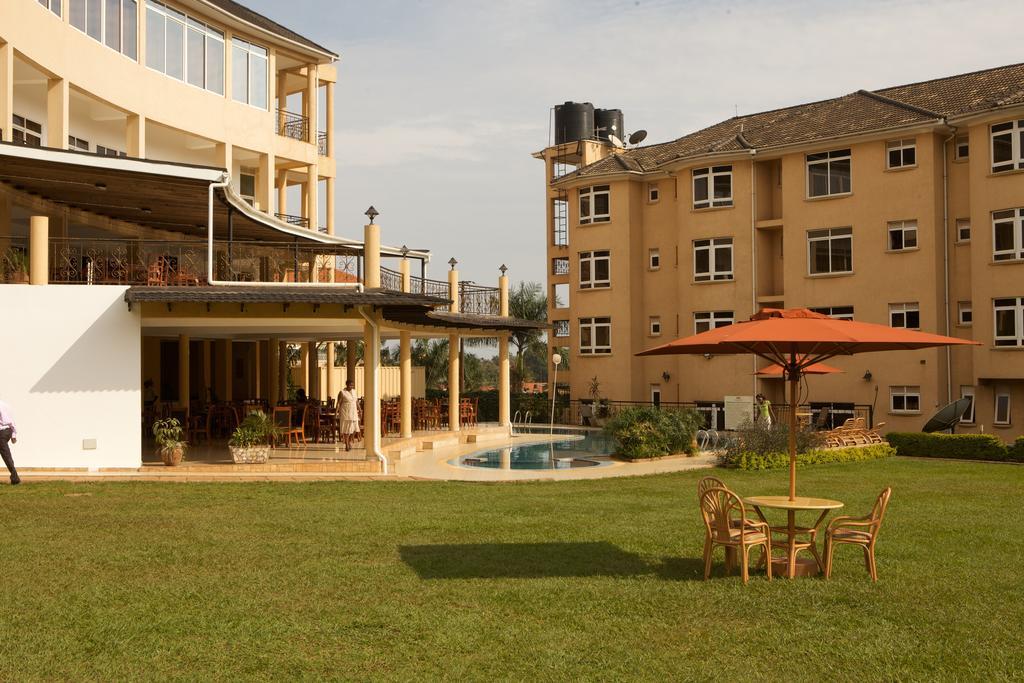 City Royal Resort Hotel Kyambogo  Экстерьер фото