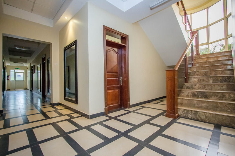 City Royal Resort Hotel Kyambogo  Экстерьер фото