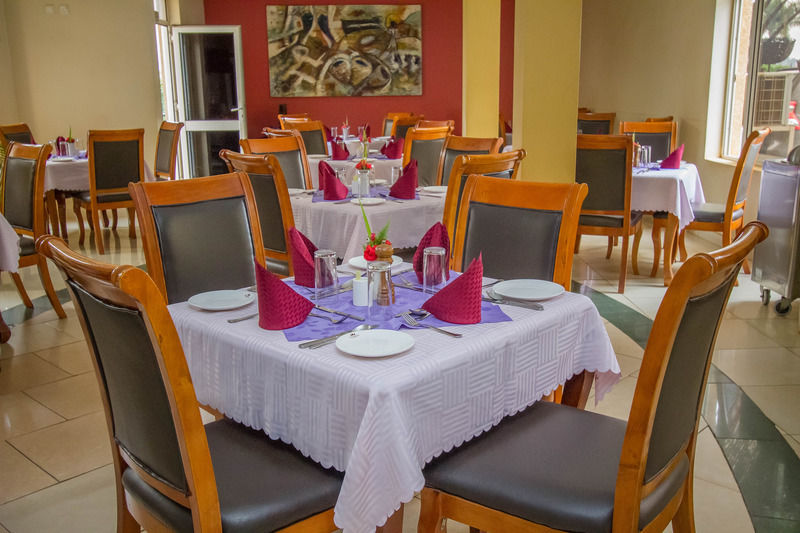 City Royal Resort Hotel Kyambogo  Экстерьер фото