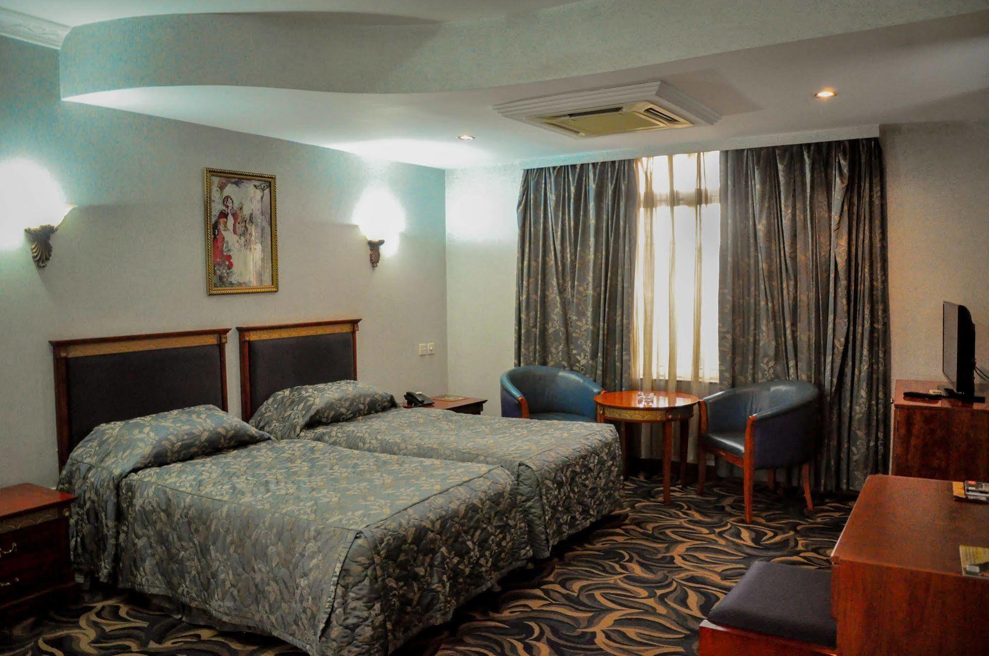 City Royal Resort Hotel Kyambogo  Экстерьер фото