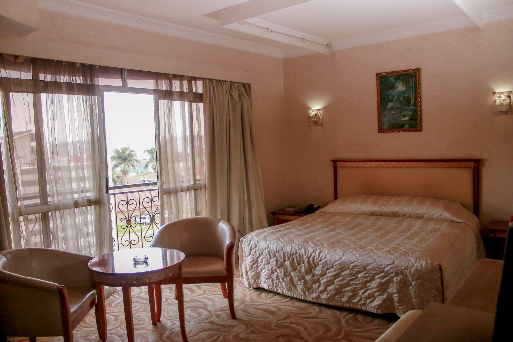 City Royal Resort Hotel Kyambogo  Экстерьер фото