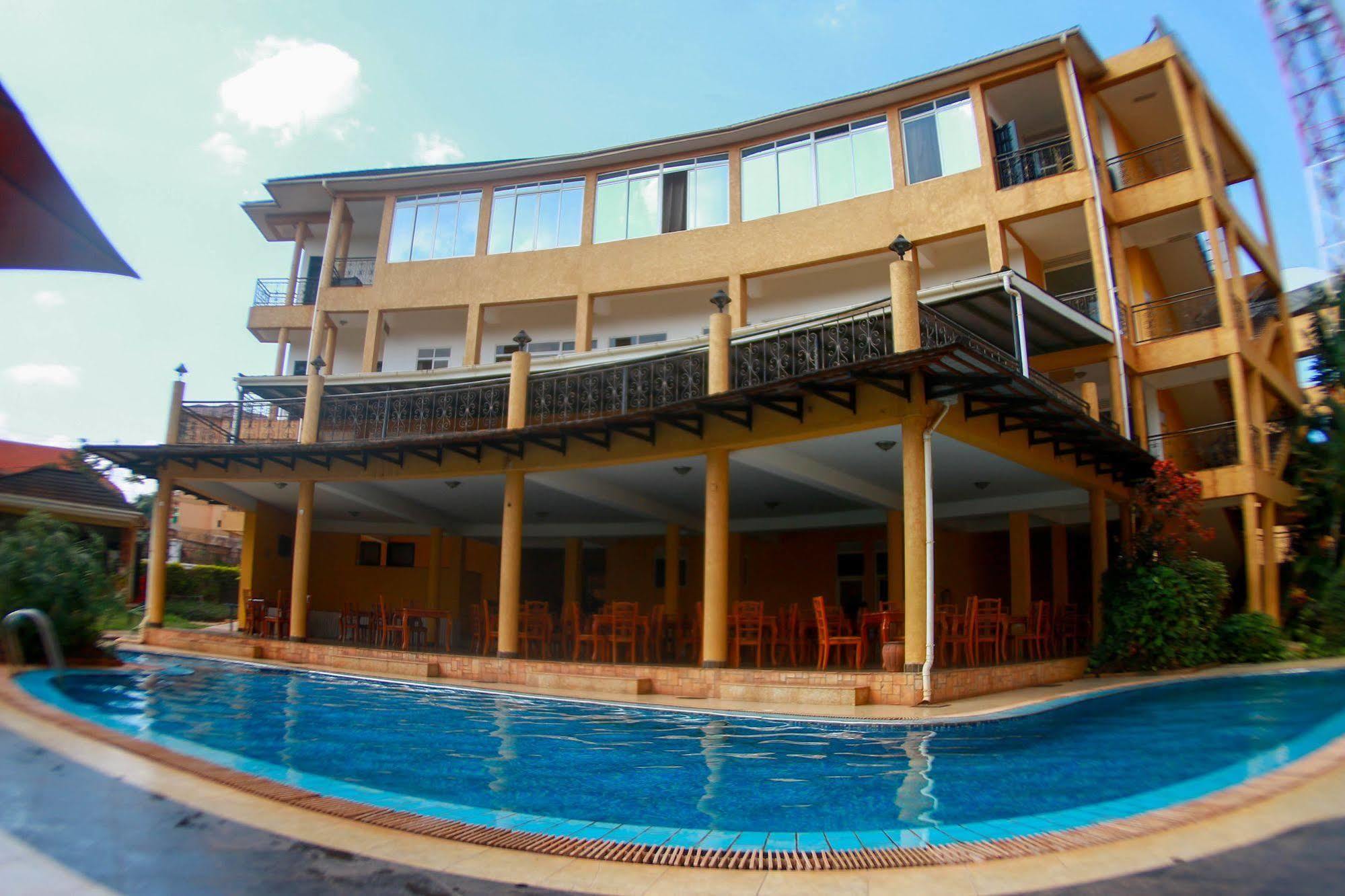 City Royal Resort Hotel Kyambogo  Экстерьер фото