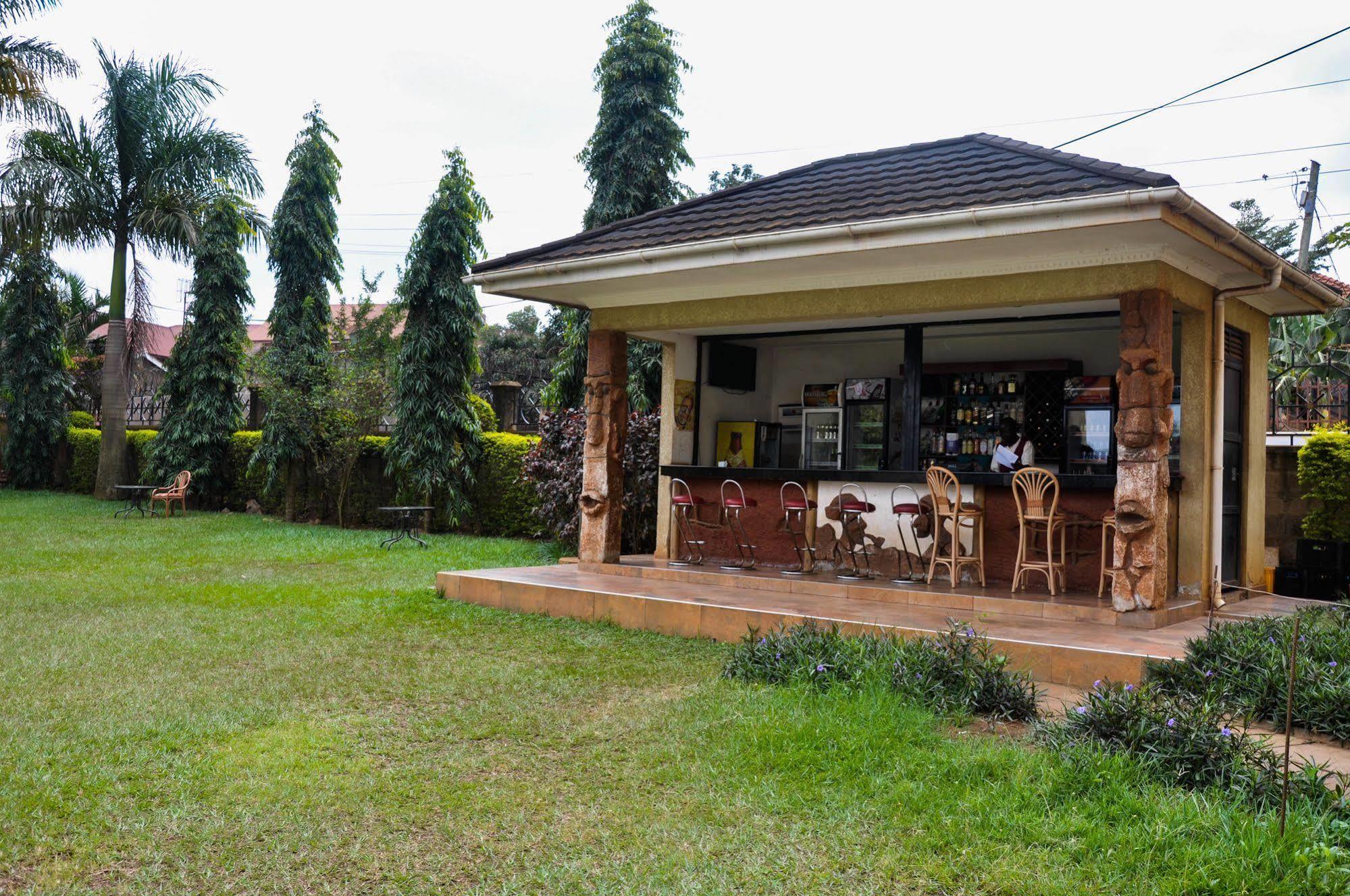 City Royal Resort Hotel Kyambogo  Экстерьер фото