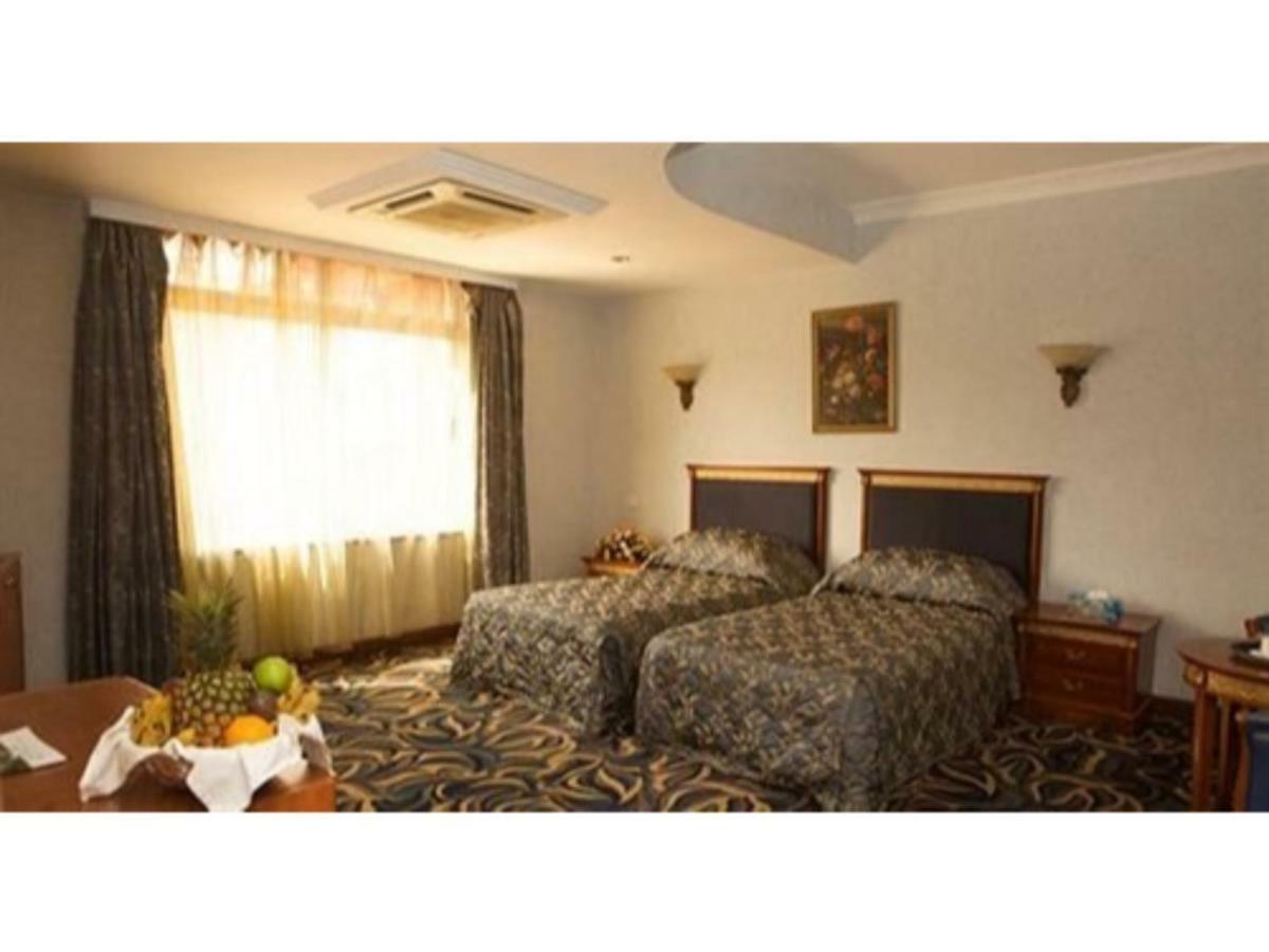 City Royal Resort Hotel Kyambogo  Экстерьер фото